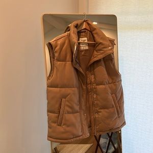 ABERCROMBIE vegan leather puff vest